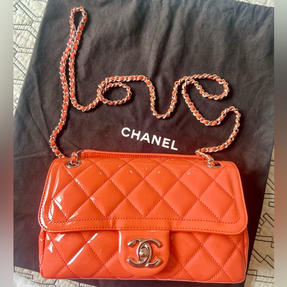 CHANEL Handbags - Mint Condition Chanel Orange Patent Leather Classic Flap Bag